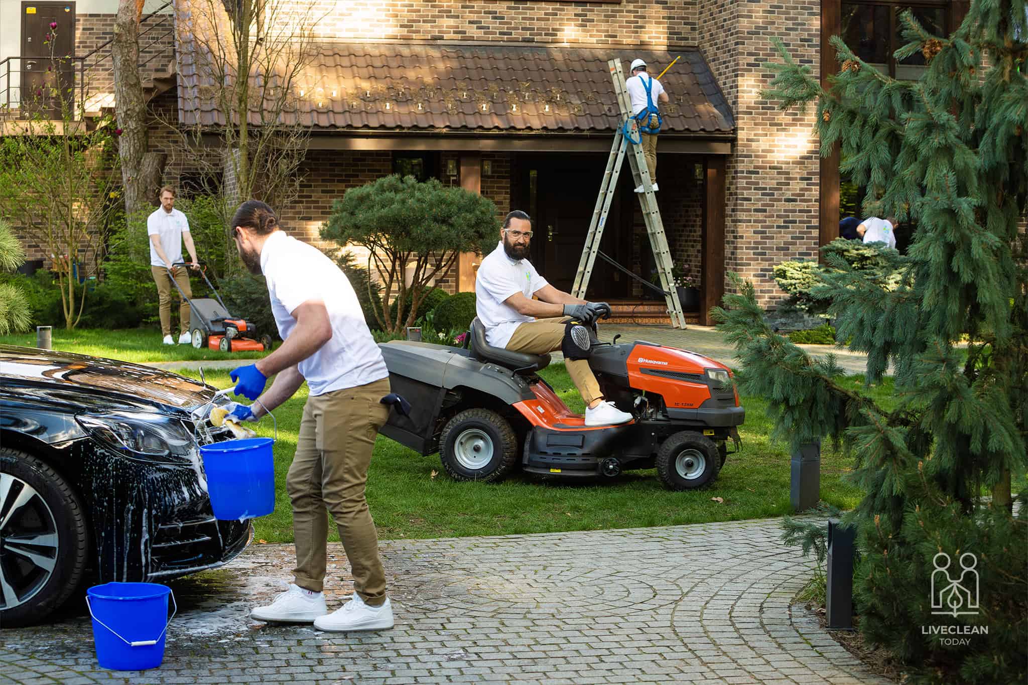 Book a Complete Professional Detailed Lawn Cleaning in Spokane, WA